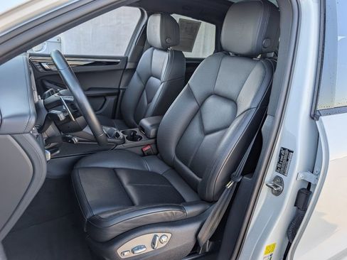 Certified 2023 Porsche Macan S image 5