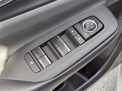 Used 2024 Toyota Prius Limited FWD image 18