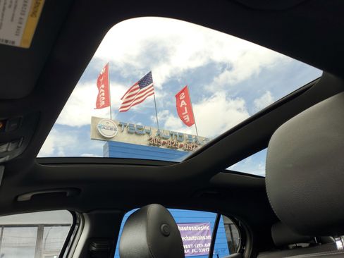 Used 2018 Mercedes-Benz GLA 250 image 15