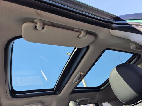 Used 2023 MINI Cooper 4-Door Hardtop image 20