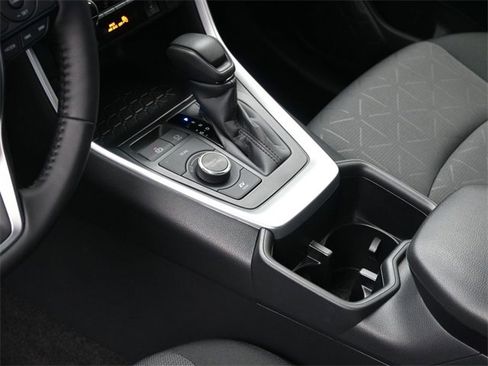 Used 2025 Toyota RAV4 XLE w/ Convenience Package image 20