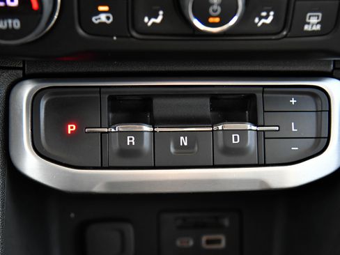 Used 2023 GMC Acadia SLT image 25