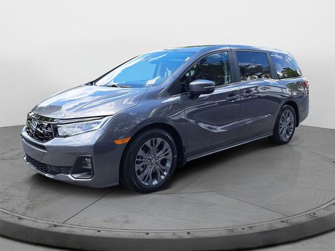 New 2026 Honda Odyssey Touring image 3