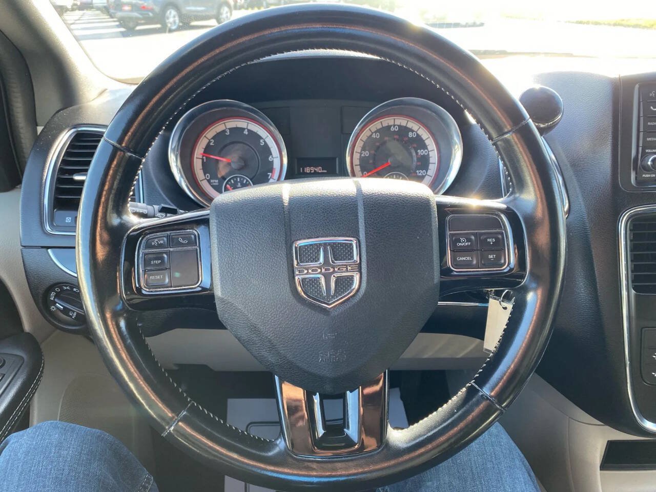 Used 2020 Dodge Grand Caravan SXT FWD image 14