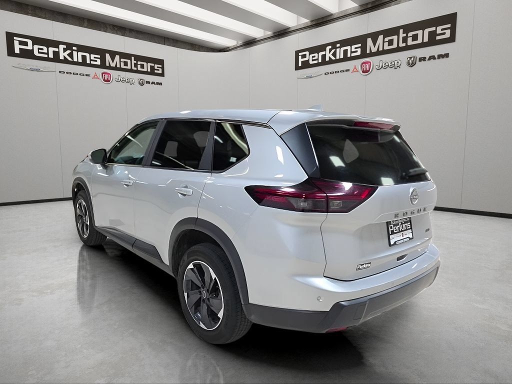 Used 2025 Nissan Rogue SV AWD/4WD image 3