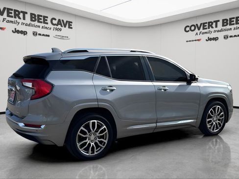 Used 2024 GMC Terrain Denali w/ Denali Premium Package image 10