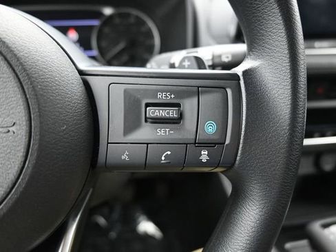 Used 2024 Nissan Rogue SV FWD image 19