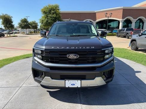 Certified 2025 Ford Expedition Platinum w/ Driver's Package AWD/4WD image 2