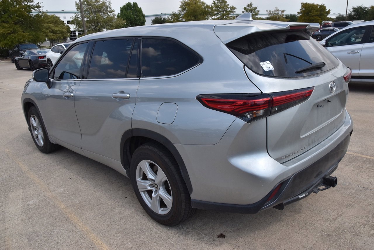 Used 2021 Toyota Highlander L FWD image 6
