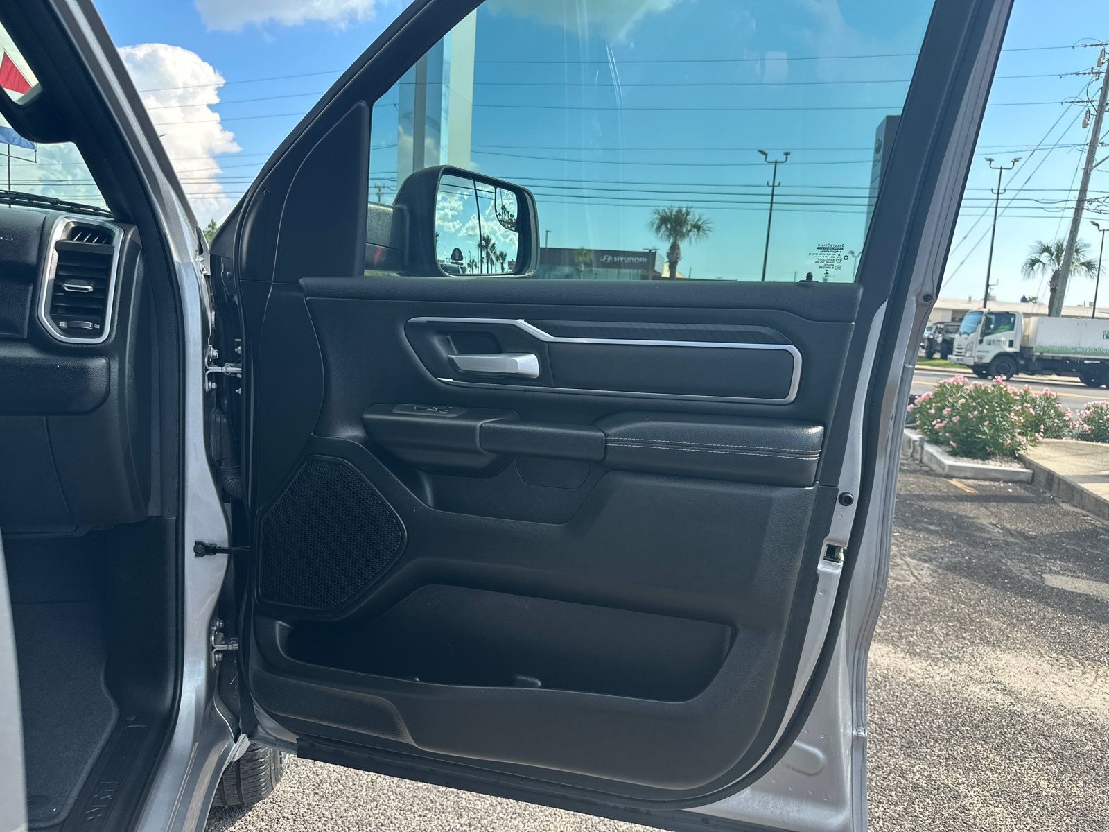 Used 2025 RAM 1500 Big Horn AWD/4WD image 19