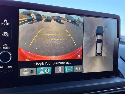 Used 2025 Honda Pilot TrailSport image 20