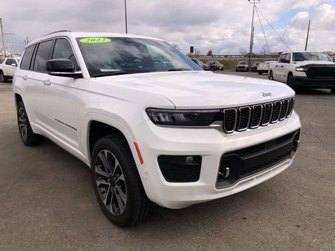 Used 2023 Jeep Grand Cherokee L Overland w/ Advanced Protech Group III AWD/4WD image 15