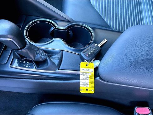 Used 2019 Toyota Camry LE image 17