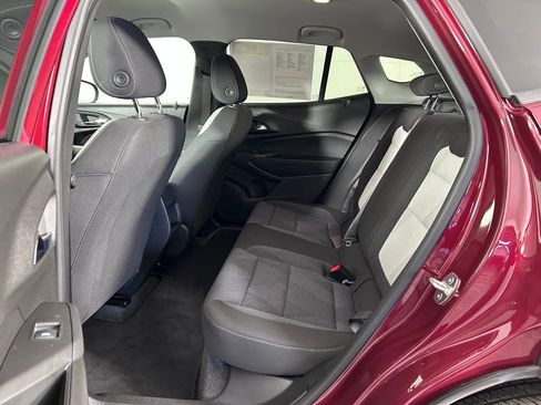 Used 2024 Chevrolet Trax LS w/ LS Convenience Package FWD image 13