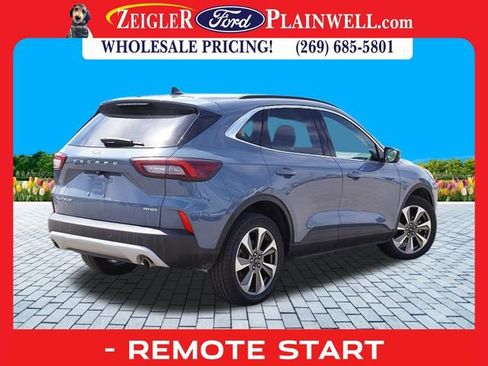 Used 2023 Ford Escape Platinum image 5