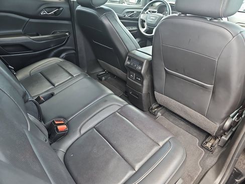 Used 2023 GMC Acadia SLT image 11