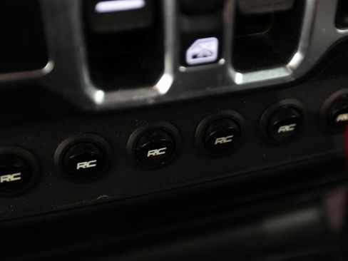 Used 2022 Jeep Gladiator Sport image 27