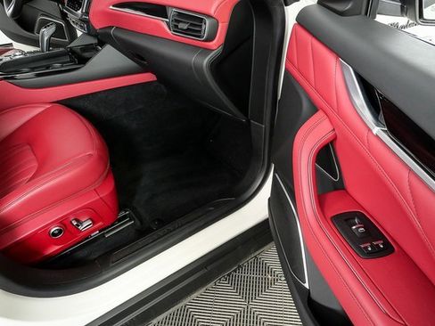 Certified 2022 Maserati Levante Modena image 25