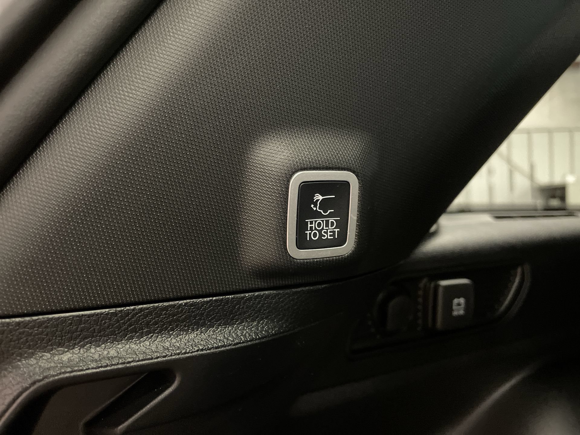 Used 2023 Jeep Grand Cherokee Altitude RWD image 25
