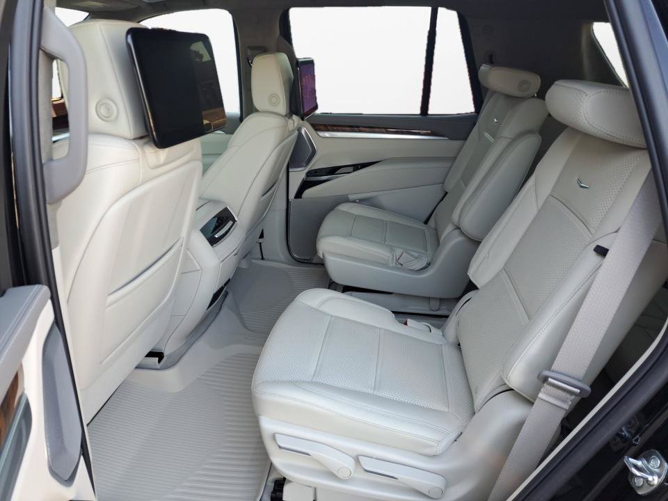 Certified 2025 Cadillac Escalade Sport Platinum w/ LPO, Floor Liner Package AWD/4WD image 12