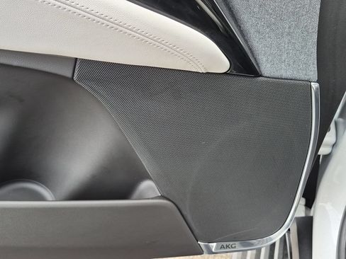 Used 2025 Cadillac Escalade Sport Platinum w/ LPO, Floor Liner Package AWD/4WD image 24