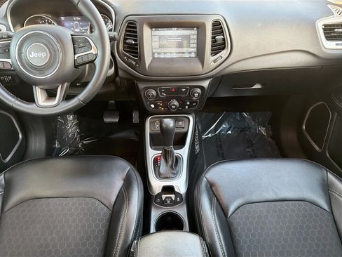 Used 2018 Jeep Compass Latitude w/ Popular Equipment Group FWD image 18