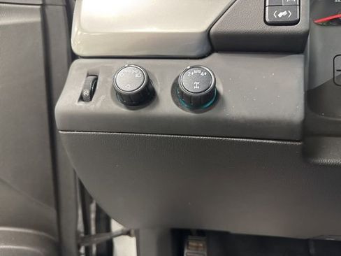 Used 2020 Chevrolet Suburban LT image 32