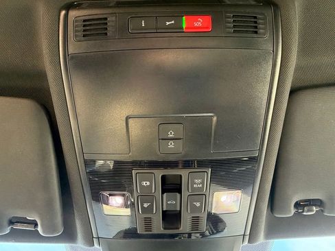 Used 2021 Volkswagen Tiguan SEL Premium R-Line image 32