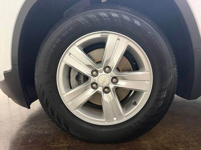 Used 2020 Chevrolet Trax LS w/ Tint and Cruise Package FWD image 9