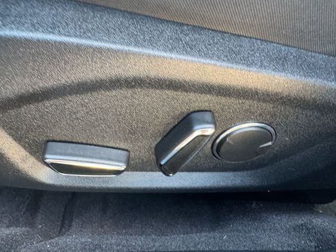 Used 2019 Ford Fusion SE FWD image 23