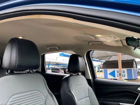 Used 2017 Ford Escape SE w/ SE Sport Appearance Package image 13