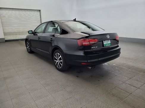 Used 2017 Volkswagen Jetta SE FWD image 5