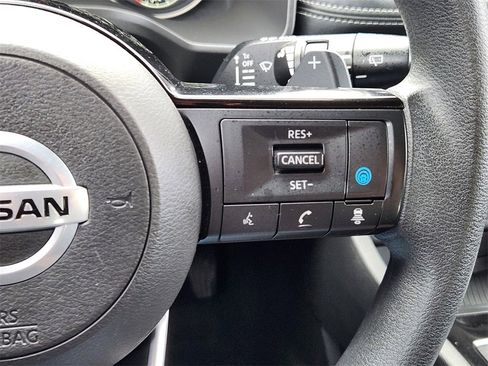 Used 2021 Nissan Rogue SV image 20