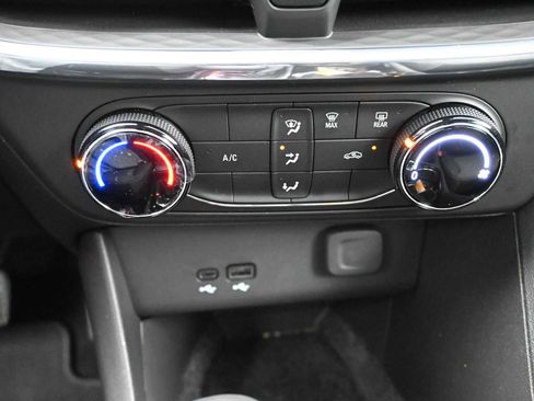 New 2025 Buick Encore GX Preferred image 18