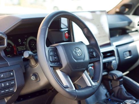 Used 2025 Toyota 4Runner TRD Off-Road Premium image 26