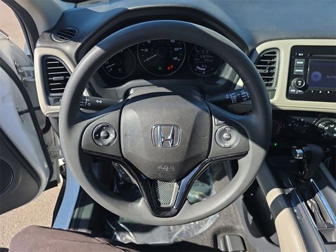 Used 2017 Honda HR-V LX image 24