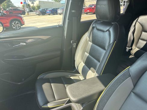 Used 2025 Chevrolet TrailBlazer ACTIV w/ Convenience Package image 15