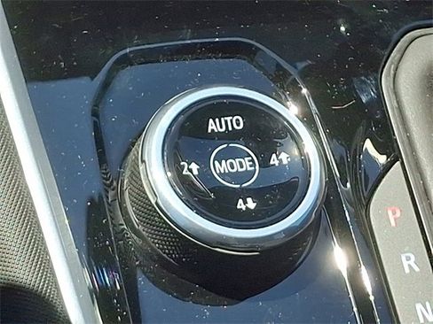 Used 2025 Chevrolet Colorado Z71 w/ Technology Package image 29