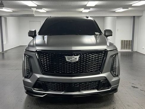Certified 2026 Cadillac Escalade V w/ LPO, Onyx Lite Package AWD/4WD image 8