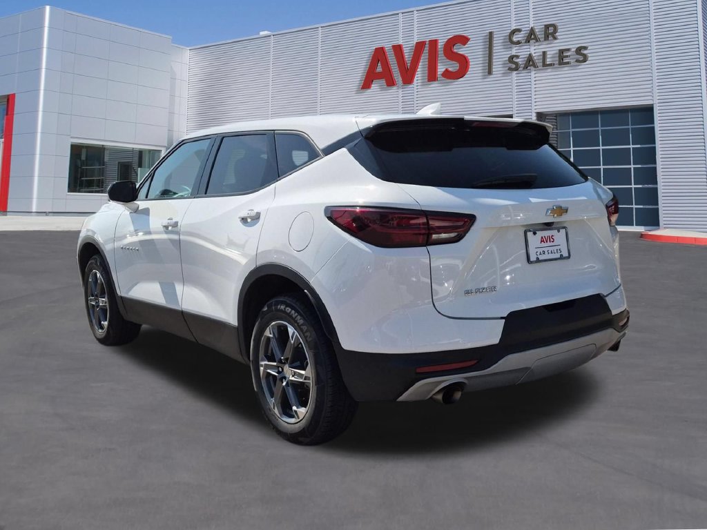 Used 2025 Chevrolet Blazer LT FWD image 9