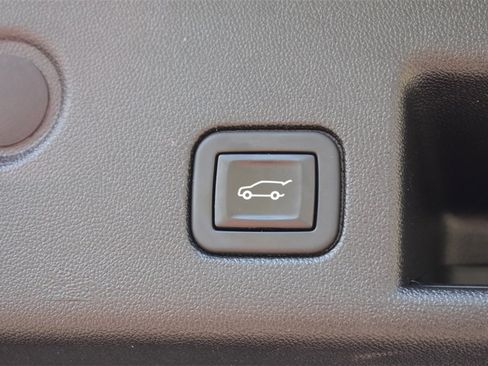 Used 2022 Chevrolet Equinox RS w/ Infotainment Package image 21