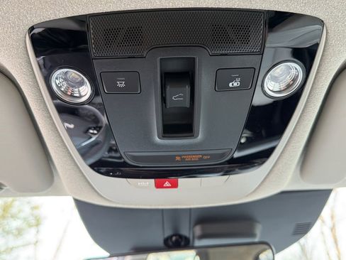 Certified 2025 Kia Niro EX Touring image 21