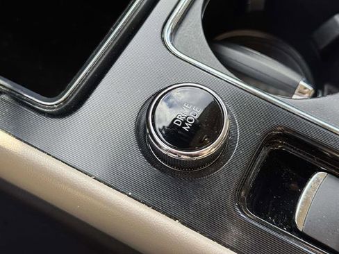 Used 2022 Lincoln Corsair Standard w/ Equipment Group 101A image 21