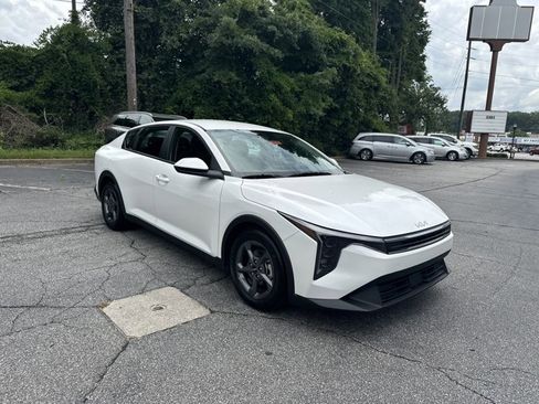 Certified 2025 Kia K4 FWD image 4