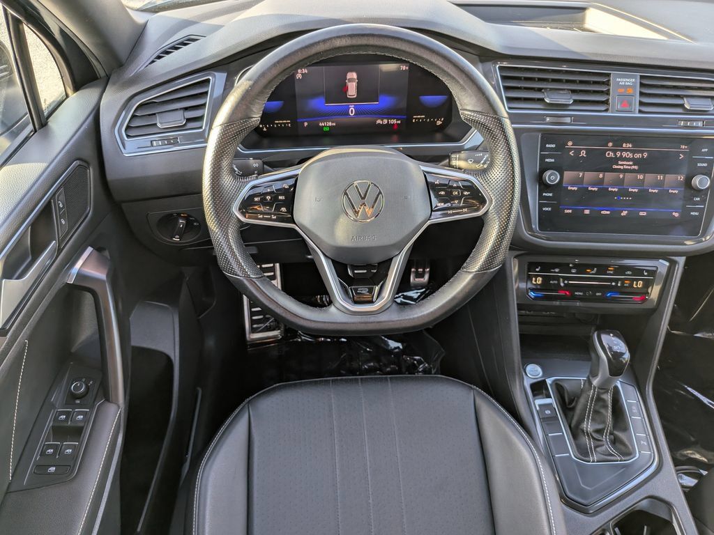 Certified 2022 Volkswagen Tiguan SE R-Line FWD image 12