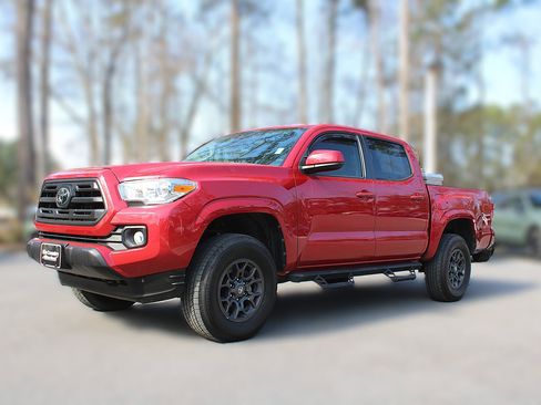 Used 2019 Toyota Tacoma SR image 3