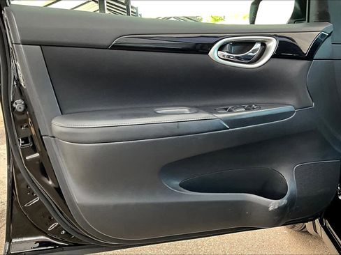 Certified 2019 Nissan Sentra SV image 21