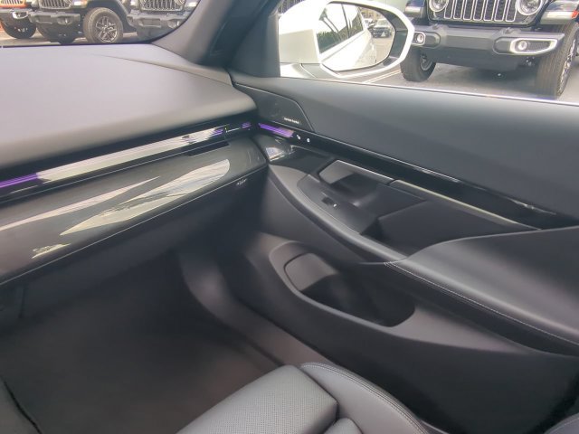 Used 2025 BMW 530i w/ Premium Package RWD image 17