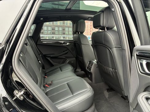 Certified 2026 Porsche Macan AWD/4WD image 24