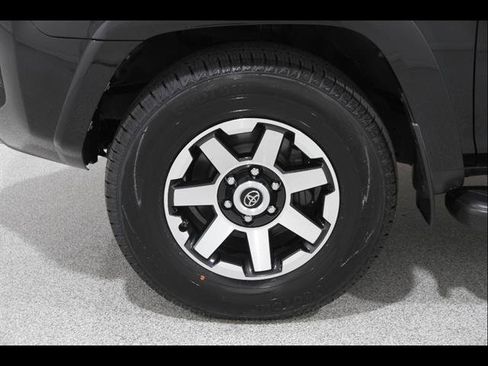 Used 2019 Toyota 4Runner TRD Off-Road Premium AWD/4WD image 23